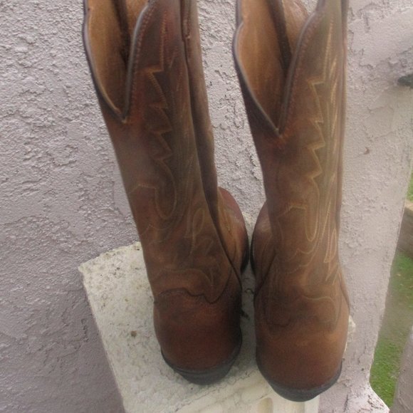 ARIAT ~ Heritage R Toe Western Boot ~Brown Distressed Leather ~ 9 C ~ Embroidery - Picture 10 of 13
